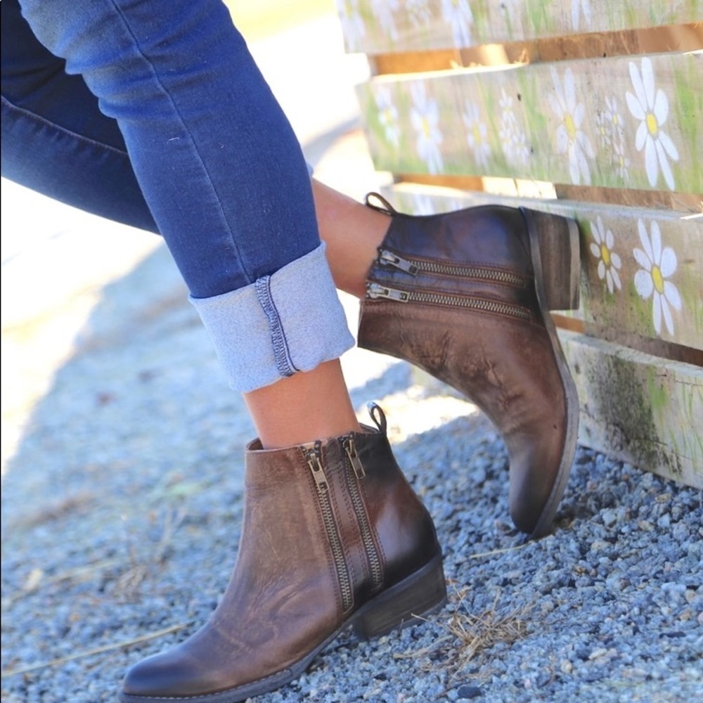 Circle G burnished bootie